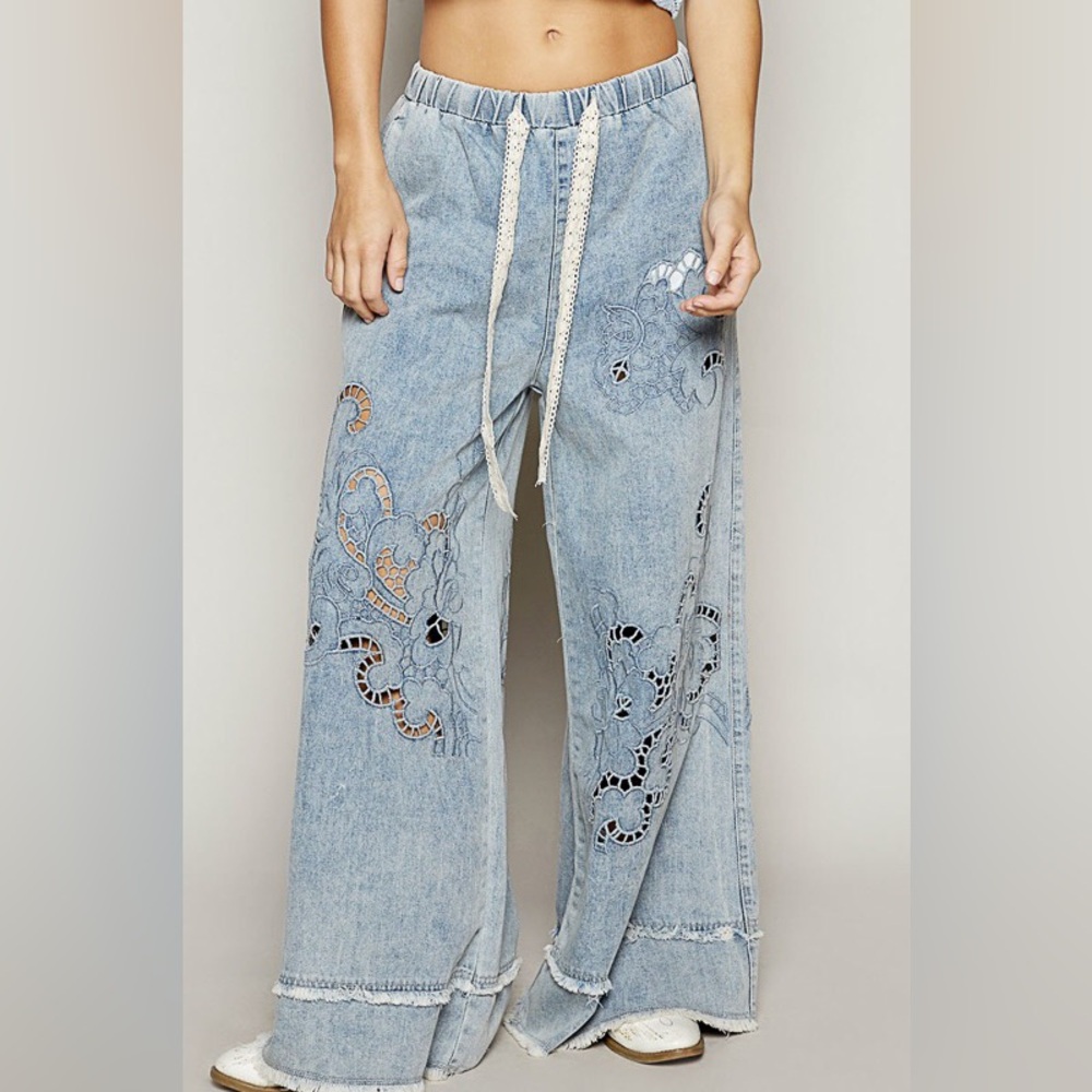 NWOT POL Jeans Pants Laser Cut Denim Wide Leg Bottoms